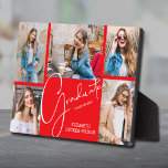 5 Foto Roter Abschluss Keepake Fotoplatte<br><div class="desc">Ein rotes Raster mit fünf Fotos Uni zeigt Ihre Lieblings-Fotos auf diesem Abschluss mit dem Wort Graduate, Klassenjahr und Namen. Mehr Farben für Sie in unserem Shop, Einladungen für Graduiertenfeiern, Postkarten und Ankündigungen.</div>