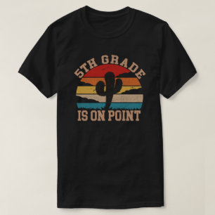 5. Grad ist auf dem Punkt-Shirt, das zurück zu T-Shirt