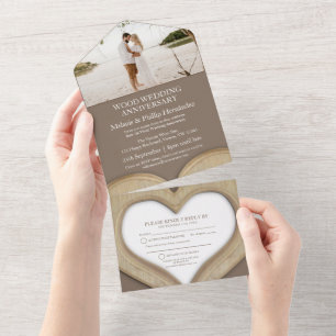 5. hölzerne Herz Hochzeit Jubiläumsfoto braun alle All In One Einladung