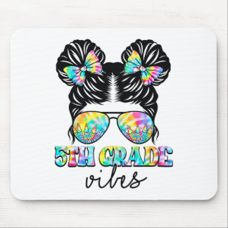 5. Klasse Vibes Messy Hair Bun Girl Ck zur Schule  Mousepad