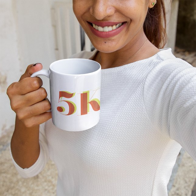 5k Race Running Celebration Bold Yellow Red Text Kaffeetasse (Von Creator hochgeladen)