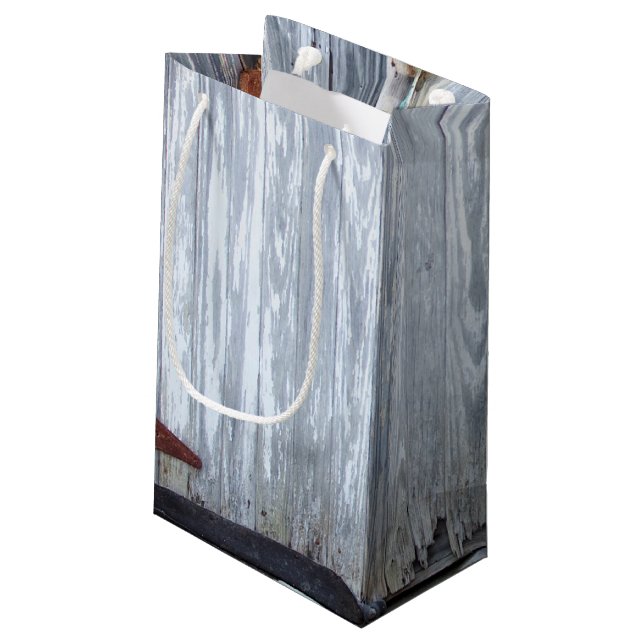 5lx3wx8.5h Kleine Geschenktasche Weißwaschholz Hol Kleine Geschenktüte (Rückseite Schrägansicht)