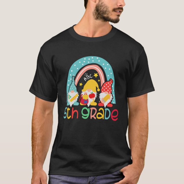 5th Grade  Rainbow Gnomes Happy First Day Of Schoo T-Shirt (Vorderseite)