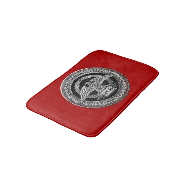 [600] Silberrömischer Kaiseradler über Medallion Badematte (Schrägansicht)