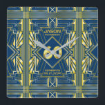 60. Geburtstag Art Deco Gold Blue Great Gatsby Quadratische Wanduhr<br><div class="desc">Feiern Sie Ihren Geburtstag mit diesem einzigartigen Art-Déco-Stil,  einem großartigen Gatsby-inspiriert Design mit geometrischen Formen in hellen goldfarbenen Farben und dunkelblauem Hintergrund. Ein elegantes,  elegantes,  geschlechtsneutrales Aussehen,  das perfekt zum Gedenken an diesen besonderen Geburtstag mit dem Jazz-Geschmack der Roaring Zwanziger passt.</div>