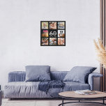 60. Geburtstag benutzerdefinierte Foto Collage sch Künstlicher Leinwanddruck<br><div class="desc">Ein einzigartiges 60. Geburtstagsgeschenk oder Sake, das ihr Leben mit einer Collage von 8 deiner Fotos feiert. Fügen Sie Bilder von ihrer Familie, Freunden, Haustieren, Hobbys oder Traumreise Ziel. Personalisieren und fügen Sie einen Namen, Alter 60 und ein Datum. Weiße und graue Buchstaben. Ein schicker schwarzer Hintergrund. Diese Leinwand ist...</div>