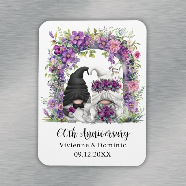 60. Hochzeitstag Gnome Lila Blume Magnet (60th Wedding Anniversary Gnome Purple Floral Magnet
)