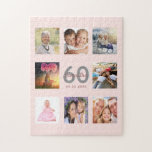 60 th birthday custom foto rose gold blush pink<br><div class="desc">Ein einzigartiges 60. Geburtstagsgeschenk oder Sake, das ihr Leben mit einer Collage von 8 deiner Fotos feiert. Fügen Sie Bilder von ihrer Familie, Freunden, Haustieren, Hobbys oder Traumreise Ziel. Personalisieren und fügen Sie einen Namen, Alter 60 und ein Datum. Graue und dunkle Rose goldfarbene Buchstaben. Elegante und trendige rosa Hintergrundfarbe....</div>