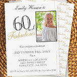 60 und Fabulous Elegant Script Foto Geburtstag Einladung<br><div class="desc">60 und fabelhafte elegante Script-Foto Geburtstagseinladung. Elegantes Foto Geburtstagsfeier Einladung. Das fabelhafte Muster ist auf der Rückseite. Fügen Sie Ihr Foto hinzu und passen Sie den Text auf der Einladung an. Ideal für die 60. Geburtstagsfeier einer Frau.</div>
