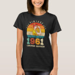 61 Jahre alte Frauen Tag 1961 Vintag 61. Geburtsta T-Shirt<br><div class="desc">Birthday Design Für alle,  die das Horoskop sagen schwierig & Stubborn Aber ganz wert.Tragen Sie es mit Stolz auf die Arbeit,  Schule Gymnastik perfekt,  um mit Shorts,  Leggings oder Jeans für einen lässigen und trendigen Look zu verbinden</div>