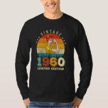 62 Jahre alte Frauen Tag 1960 Vintag 62. Geburtsta T-Shirt<br><div class="desc">Birthday Design Für alle,  die das Horoskop sagen schwierig & Stubborn Aber ganz wert.Tragen Sie es mit Stolz auf die Arbeit,  Schule Gymnastik perfekt,  um mit Shorts,  Leggings oder Jeans für einen lässigen und trendigen Look zu verbinden</div>