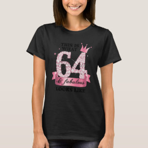 64 & Fabelhaft I Pink White Party Gruppen Candid P T-Shirt