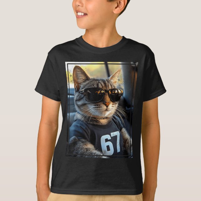 67 And Still Cool Funny Birthday Meme Cat  T-Shirt (Vorderseite)