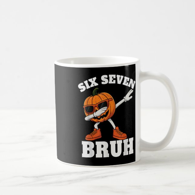 67 Halloween Lustiger Sechs Sieben Bruh Meme Brain Kaffeetasse (Rechts)