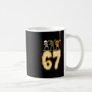 67 Halloween-Meme 6 7 Zahlen Sechs Sieben Lustige Kaffeetasse