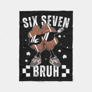 67 Meme Six Seven Bruh Shamrock Fußball St Patric Fleecedecke