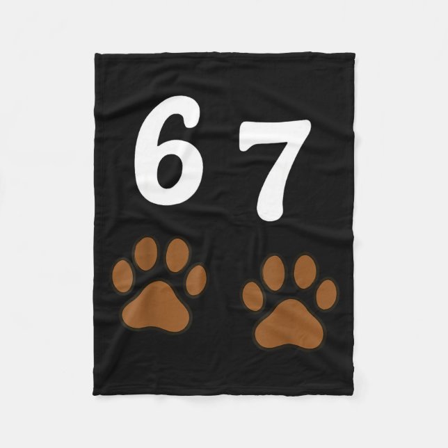 67 Meme Six Seven Funny Dog Paw  Fleecedecke (Vorderseite)