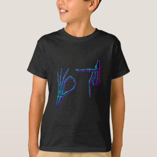 67 Meme Skelett Hand 6 7 Halloween Sechs Sieben Lu T-Shirt