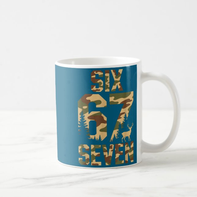 67 Six Seven Camo Deer Buck Meme Funny Hunting Out Kaffeetasse (Rechts)