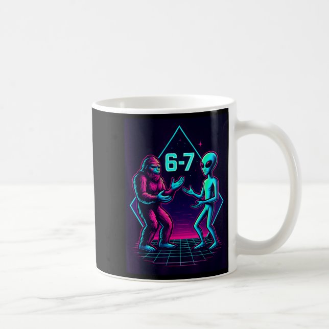 67 Six Seven Meme Funny Bigfoot Alien Sasquatch Uf Kaffeetasse (Rechts)