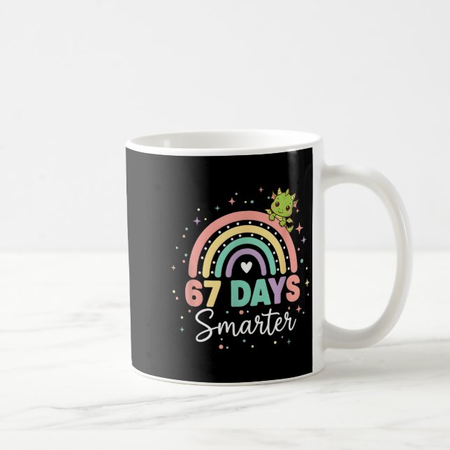 67 Tage schlauer Lustiger Drache Regenbogen Kinder Kaffeetasse (Rechts)