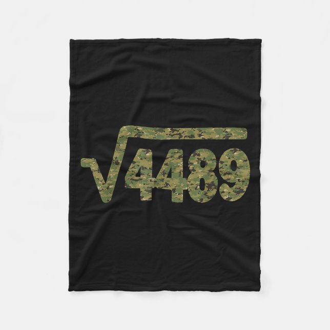 6 7 Army Pattern Meme Square Root 4489 Slang Math  Fleecedecke (Vorderseite)