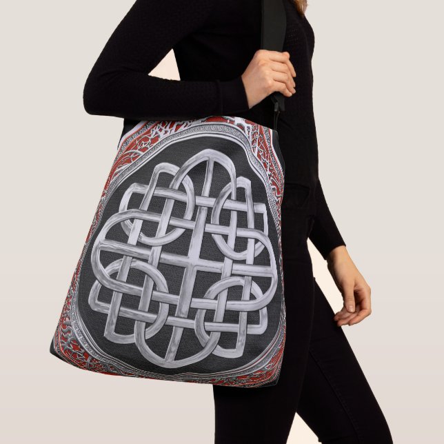[700] Sacred Celtic Silver Knot Cross Tragetaschen Mit Langen Trägern (Von Nahem)
