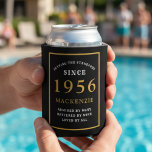 70. Geburtstag Can Cooler Geschenk für Männer Pers Dosenkühler<br><div class="desc">Feiern Sie einen Meilenstein 70. Geburtstag mit diesem eleganten und personalisierten kann cooler! Dieser stilvolle Drink-Isolator ist das perfekte Gastgeschenk für jemanden, der 1956 geboren war. Produktmerkmale: Personalisiert: Fügen Sie einfach einen Namen und das Jahr Ihrer Wahl hinzu. Hochwertig: Aus langlebigen, isolierten Materialien hergestellt, um kalte Getränke behalten. Elegantes Design:...</div>