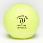 70. Geburtstag Funny Fabulous Personalisiert Tennisbälle<br><div class="desc">Personalisiertes 70-köpfiges lustiges Zitat über einen lustigen, maßgeschneiderten Tennisball, der für jedes Alter funktioniert, für den besten Freund oder Familienmitglied, der im Tennis fabelhaft ist, oder einfach nur im Leben im Allgemeinen wunderbar ist - ist eine großartige inspirierende Begrüßung für Ihren Spielpartner. Passen Sie sich mit Ihrem eigenen Namen und...</div>