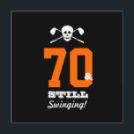 70. Geburtstagsparty Golf - noch schwingen! Einladung<br><div class="desc">Eine lustige Golf-Geburtstagsfeier zum besonderen Golfer. "Still Swinging" auf der Vorderseite "Golf oder Die" auf der Rückseite mit allen Informationen zum Party für Sie individuell. Es ist gut, auf der rechten Seite des Grüns zu sein. Personalisieren Sie es, indem Sie den Namen der Ehre hinzufügen und laden Sie Ihr ganzes...</div>