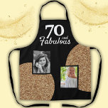 70 und fabulous Gold Glitzer 2 Foto 70. Geburtstag Schürze<br><div class="desc">70 und fabulous Gold Glitzer 2 Foto 70. Geburtstag Schürze. Fügen Sie Ihre Fotos hinzu - Sie können ein altes und neues Foto verwenden.</div>