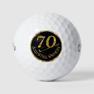 70 und immer noch schwingen' golfball