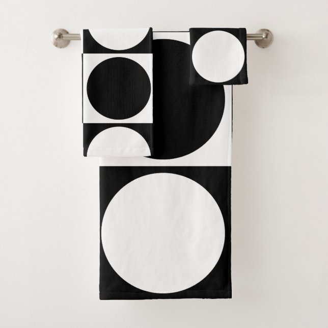 70s Checks and Circles Black and White Badhandtuch Set (Insitu)