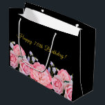 70th birthday black pink florals große geschenktüte<br><div class="desc">A trendy,  modern gift bag for a birthday.  A classic,  elegant black colored background,  with faux gold colored letters,  and the text: Happy 70th Birthday!  Pink flowers like peonies,  roses,  and bluebells.</div>