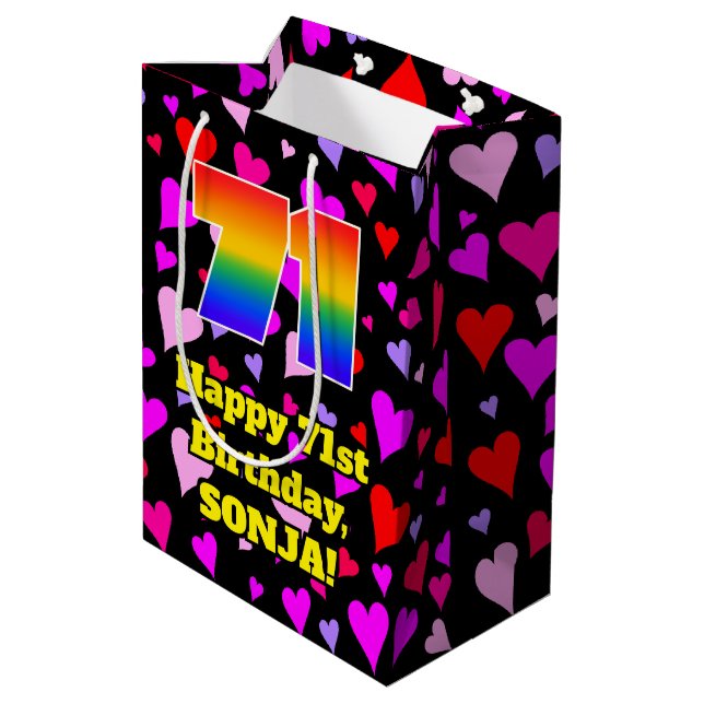 71. Geburtstag: Loving Hearts Pattern, Regenbogen  Mittlere Geschenktüte (Rückseite Schrägansicht)