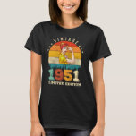 71 Jahre alte Frauen Tag 1951 Vintag 71. Geburtsta T-Shirt<br><div class="desc">Birthday Design Für alle,  die das Horoskop sagen schwierig & Stubborn Aber ganz wert.Tragen Sie es mit Stolz auf die Arbeit,  Schule Gymnastik perfekt,  um mit Shorts,  Leggings oder Jeans für einen lässigen und trendigen Look zu verbinden</div>