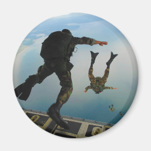 720h Special Tactics Group springt aus dem Planete Magnet