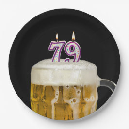 79. Geburtstagsbier auf schwarzem Papierplatte Pappteller