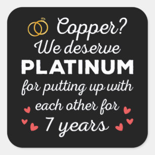 7. Hochzeitstag I - Copper Funny Couple Quadratischer Aufkleber
