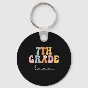 7. Klasse Team Retro Groovy Frauen Glücklicher ers Schlüsselanhänger