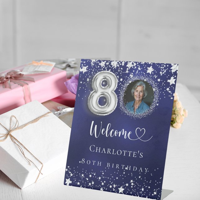 80. Geburtstag blaue Silberstars Foto willkommen Sockelschild (Von Creator hochgeladen)