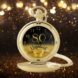 80. Geburtstag schwarzer goldener Name eleganter B Taschenuhr<br><div class="desc">Elegant,  klassisch,  glamourös und feminin. Ein Imitat goldfarbener Bogen. Schwarzer Hintergrund. Vorlagen für ihren Namen und das Alter von 80 Jahren. Der Name ist mit einem modernen handgeschriebenen Stilskript geschrieben. Goldene Zahlen von 9 bis 3.</div>