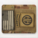 82. Im Flugzeug Abteilungs-Mausunterlage Mousepad<br><div class="desc">82. Im Flugzeug Abteilungs-Flecken und amerikanische Flagge.</div>