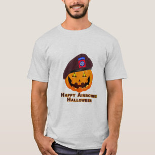 82. Im Flugzeug Division - Glückliches Im Flugzeug T-Shirt