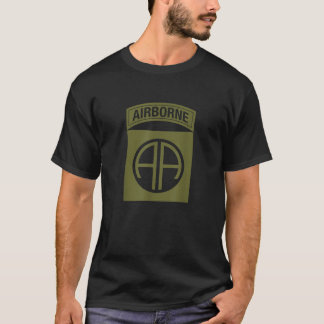 82. Im Flugzeug Division Paratrooper T Shirt