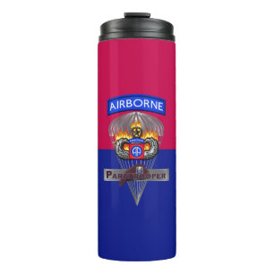 82. Im Flugzeug Division Paratrooper Thermosbecher