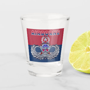 82. Im Flugzeug Division Schnapsglas