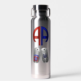 82. Im Flugzeug Division Trinkflasche