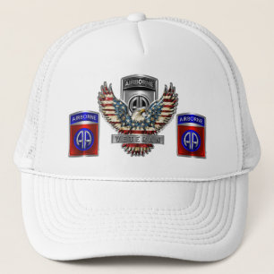 82. Im Flugzeug Division Trucker Hat Truckerkappe