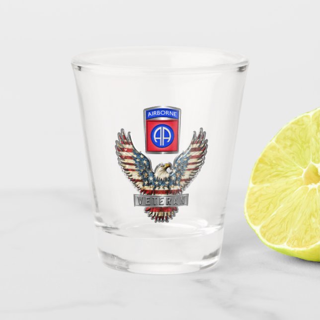82. Im Flugzeug Division Veteran Schnapsglas (Vorderseite)